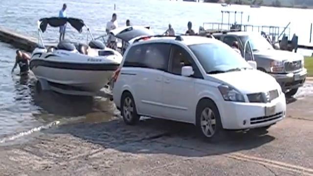Retrieving a 2100lbs Seadoo Challenger 2000 with a minivan смотреть онлайн