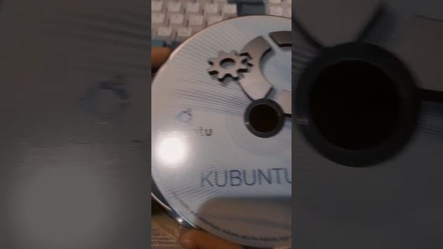 A collection of Ubuntu Linux installatin CD #ubuntu смотреть онлайн