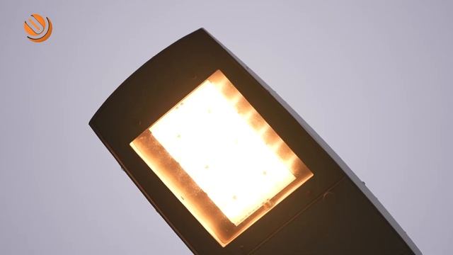 В ТиНАО с каждым днем становится светлее! Сотрудники "ОЭК" устанавливают опоры наружного освещения смотреть онлайн