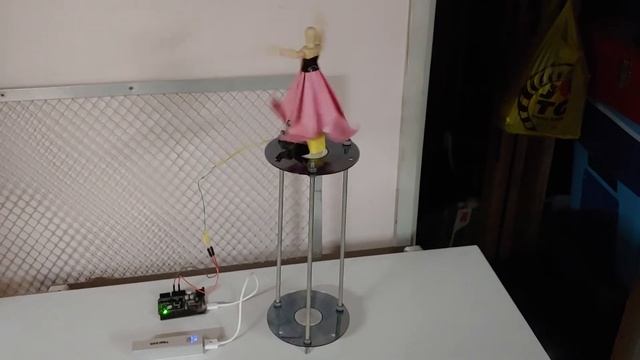 Spinning Ballerina Prototype смотреть онлайн