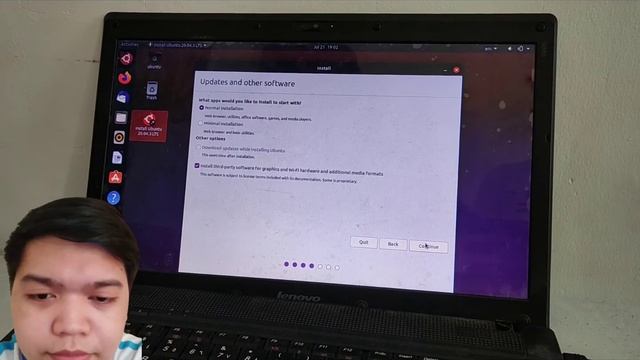 Installing Dual Boot Windows 10 and Ubuntu смотреть онлайн