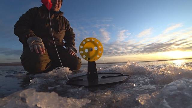 Рыбалка на щуку зимой: установка жерлиц и клёв смотреть онлайн