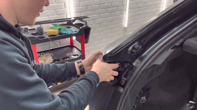 Демонтаж задних фонарей Lamborghini Urus смотреть онлайн