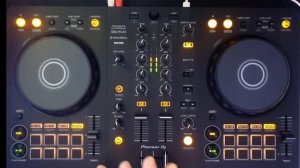 Pioneer DDJ-FLX 4 avec Smart FX et Smart Fader