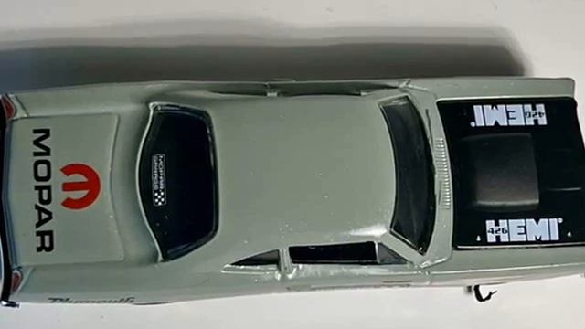 1:64 diecast 1969 Plymouth Road Runner -Hemi Mopar смотреть онлайн