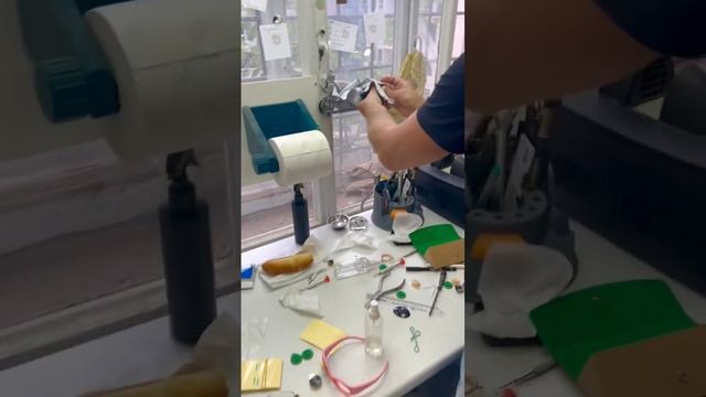 Линзы с медицинскими фильтрами чаще всего устанавливаем в солнцезащитные очки. смотреть онлайн