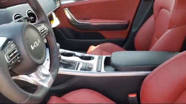 2022 Kia Stinger GT1 смотреть онлайн