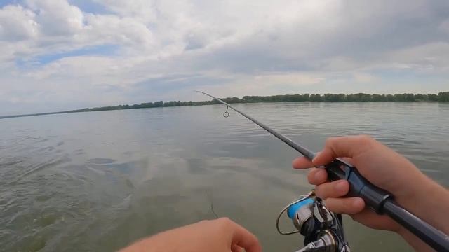 Как ловить весной рыбу на спининг?