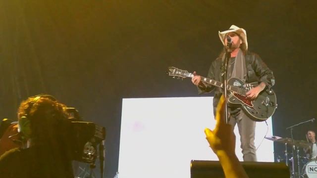 Billy Ray Cyrus & Noah Cyrus - Achy Breaky Heart Live (Miley Cyrus)