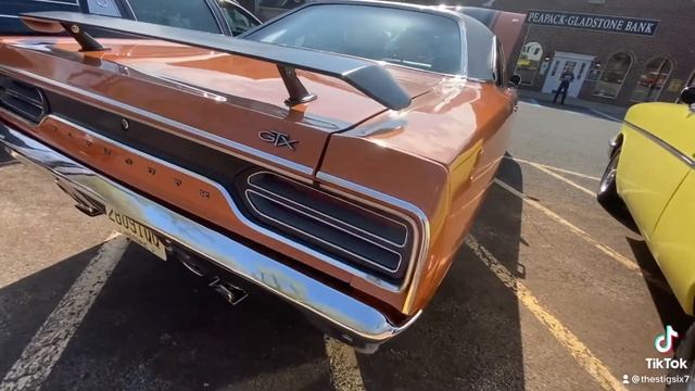 Bruce’s 1970 Plymouth GTX смотреть онлайн