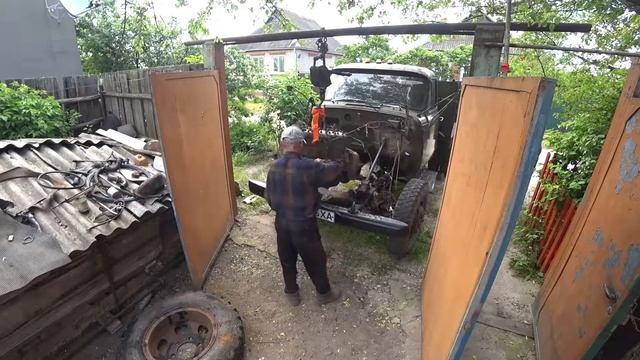 ГАЗ 52|Установка двигателя на грузовик смотреть онлайн