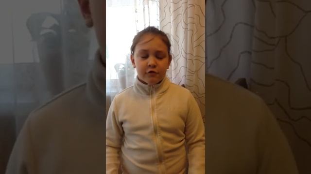 Страна читающая — Александра Просвирнина читает произведение «Мартышка и очки» И. А. Крылова смотреть онлайн