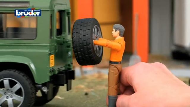 Джип Land Rover Defender, 1:16, Bruder