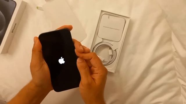 iPhone 15 Pro Unboxing in China смотреть онлайн