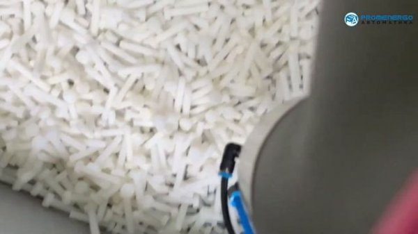 Сортировка пластиковых изделий роботом Universal Robots