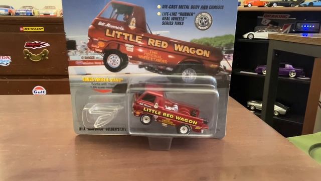The Little Red Wagon (Dodge A100) 1:64 diecast смотреть онлайн