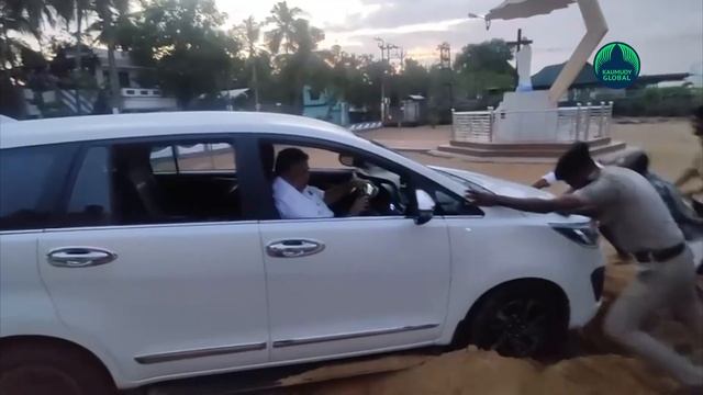 See how Minister Saji Cherian took out his driving skill to help Chintha Jerome смотреть онлайн