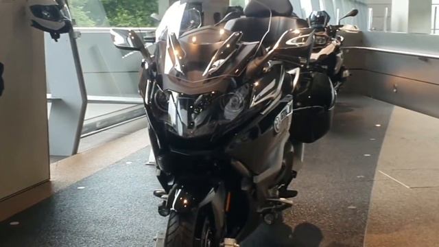 Munich germany 🇩🇪 Tour | Experience | BMW | BMW WELT| Rolls-Royce 👌 | TOUR| Germany 🇩🇪 | Europe смотреть онлайн