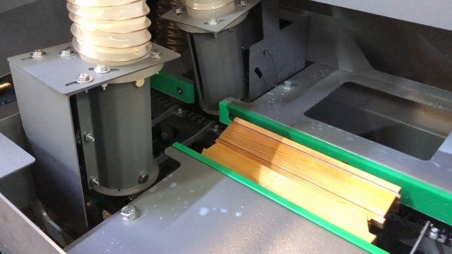 SARMAX FLOW COATING MACHINE Q-BASE FOR PRIMER, IMPREGNANT AND WATER APPLICATION ON WINDOW COMPONENT смотреть онлайн