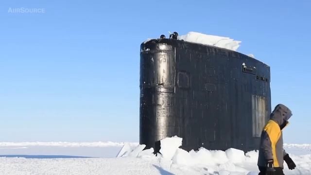 Лодка всплавает из льда смотреть онлайн