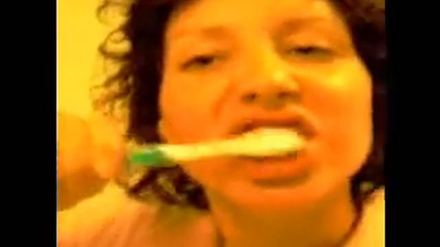nicole brushes teeth and raps .wmv смотреть онлайн