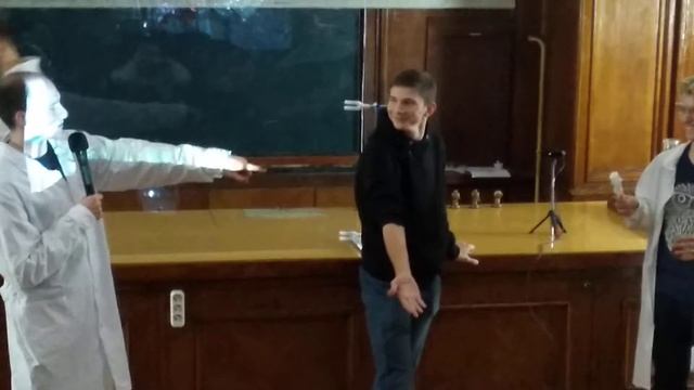 Научное химическое шоу от Умной Москвы смотреть онлайн