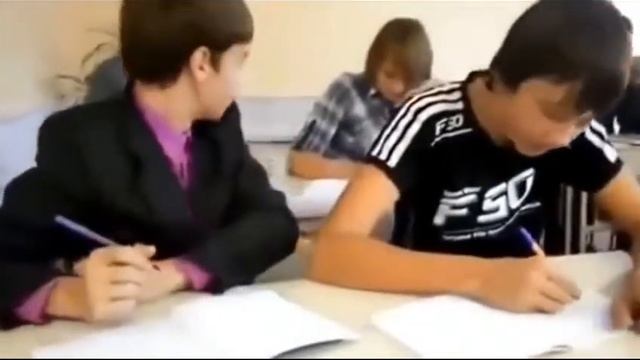 Школьники на уроке.#4 смотреть онлайн