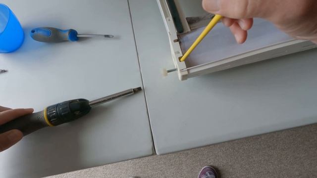 We MIDGE PROOF, remove clean and refit our window blind! смотреть онлайн
