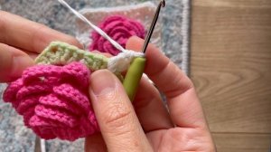 Роза в квадрате крючком