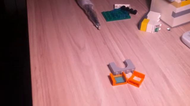 Как сделать подставку для телефонов, за 2 минуты смотреть онлайн