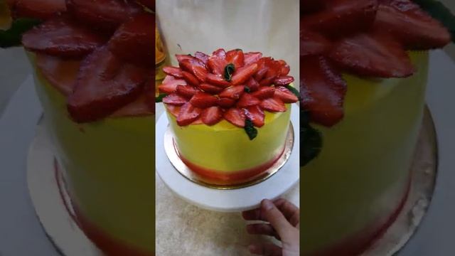 Торт "Клубничный" своими руками смотреть онлайн