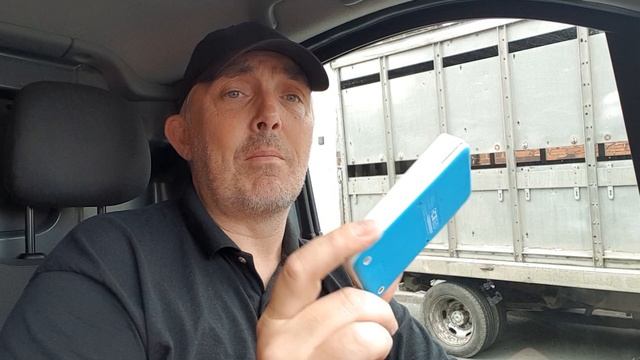 Window Cleaning Collecting Payments with card reader смотреть онлайн
