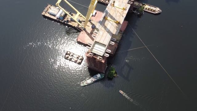 Строительство мостов Запорожье. Вантовый мост. Захарий монтирует пролет. Запорожский мост 2021