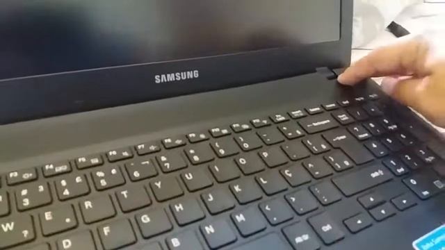 Configurar Bios do Samsung Essentials NP300E5M para formatar - Veja Como! смотреть онлайн
