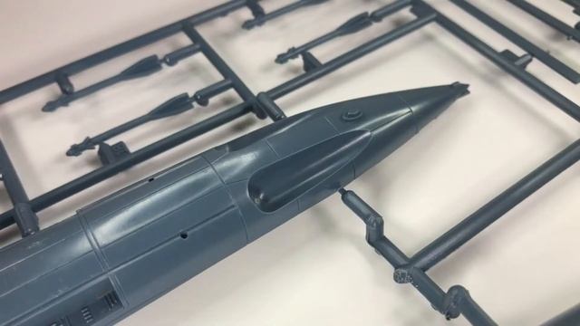 REVELL 1/72 YAKOVLEV YAK-38 FORGER UNBOXING REVIEW смотреть онлайн