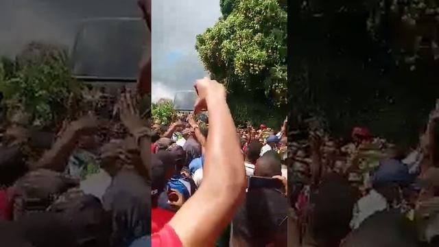 PNG Election - Former Prime Minister Peter O'Neil welcomed in Port Moresby by supporters смотреть онлайн