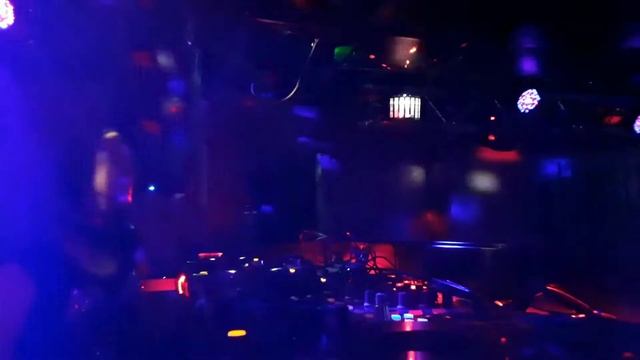 Linz-E Live At Serj In Charlotte