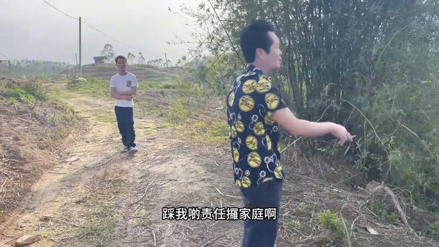 过年了老爸带小凤和弟弟去看望爷爷，让我们铭刻在心，太孝顺了 смотреть онлайн