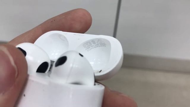 AirPods 3