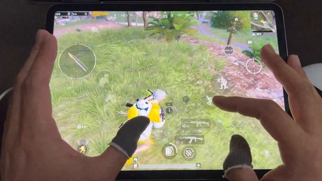 Solo vs squat 1vs4 || iPad Pro 11 inch 6 finger hand video Nusa🔥PUBGMOBILE смотреть онлайн