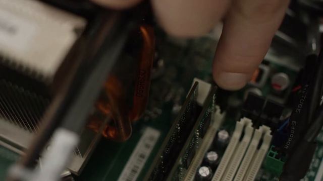 How To Install Crucial RAM memory in Desktop. смотреть онлайн