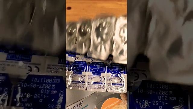 ASMR MY EVERYDAY CONTACT LENSE SO CLEAR ACUVUE OASYS CONTACT LENSES  #short #asmr #contactlenses