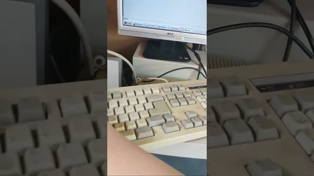 Old Computer Running WINDOWS 95 Part 1 - First Look смотреть онлайн