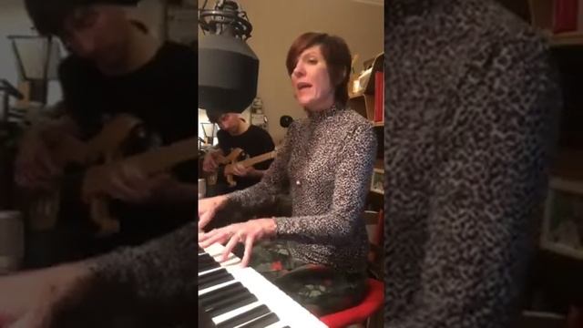 Crazy Lady (live) смотреть онлайн
