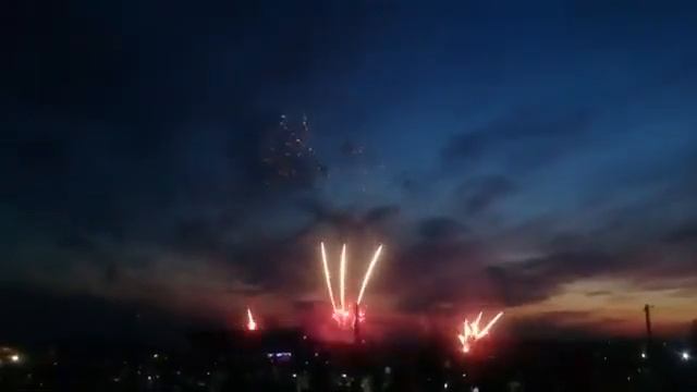 Второй фестиваль фейерверков под Омском смотреть онлайн