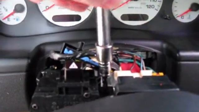 1999 Dodge Intrepid - How to replace the turn signal module смотреть онлайн