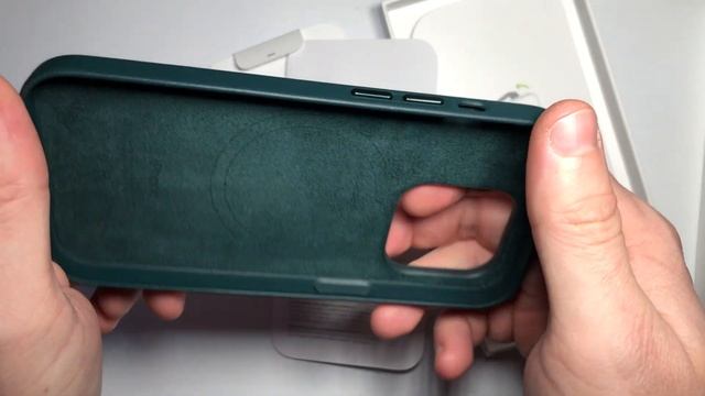 iPhone 14 Pro Leather Case Forest Green Unboxing смотреть онлайн