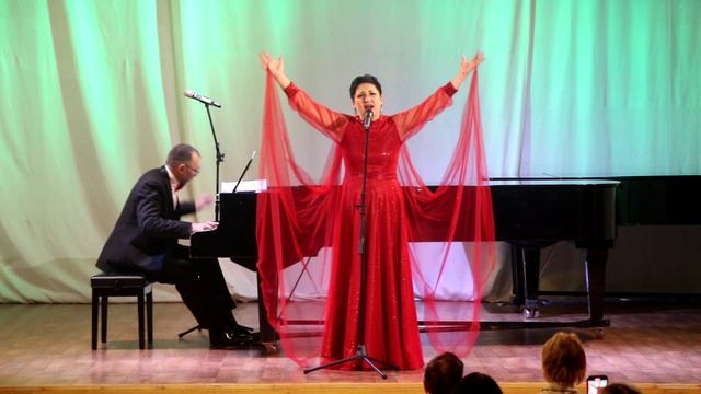 04 Игорь Северянин, "В шумном платье муара", исп. Анжелика Ягужинская смотреть онлайн