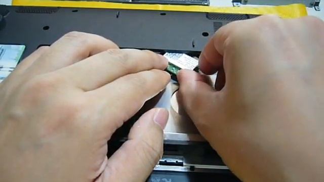 UL20A 内蔵無線LANをIntel 6200-Nに交換 / replace the Intel 6200-N смотреть онлайн