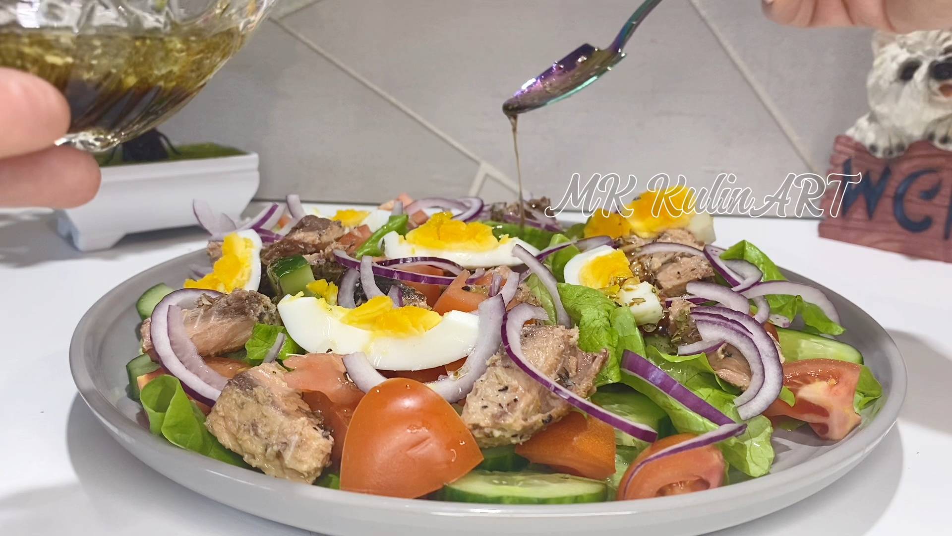 НОВОГОДНИЙ салат ! Испанский салат с тунцом. смотреть онлайн